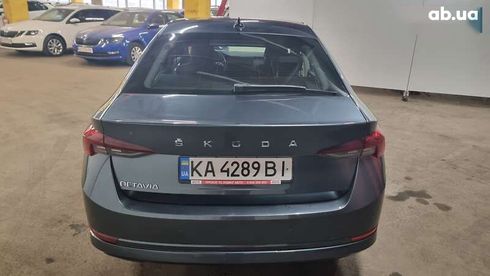 Skoda Octavia 2021 - фото 18