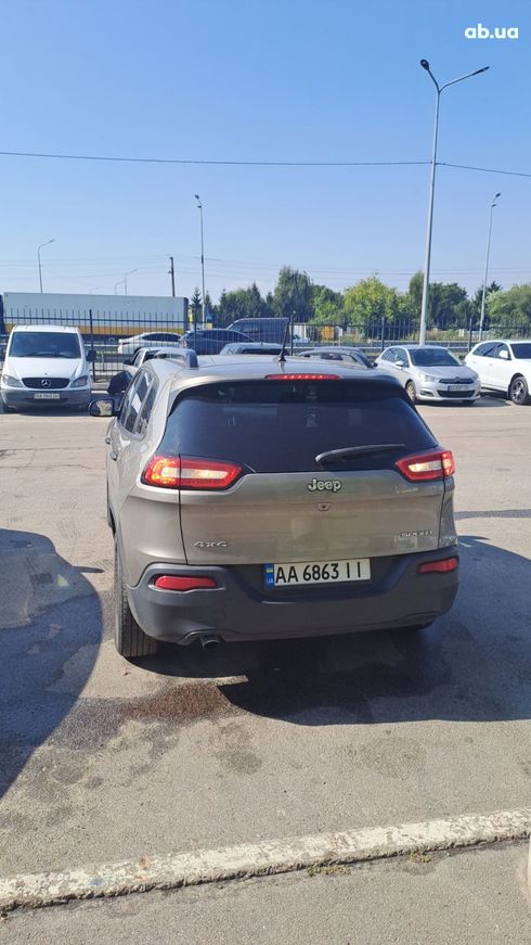 Jeep Cherokee 2017 серый - фото 3