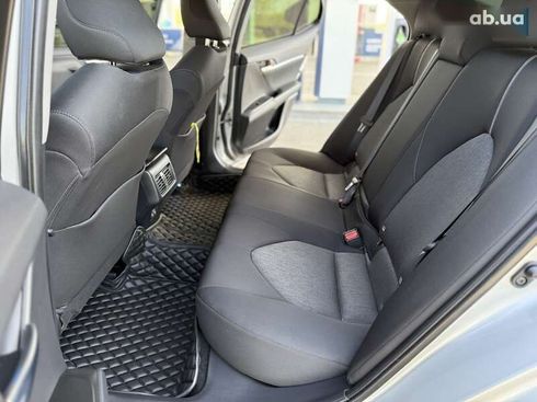 Toyota Camry 2022 - фото 30