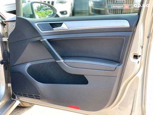 Volkswagen e-Golf 2015 серый - фото 23