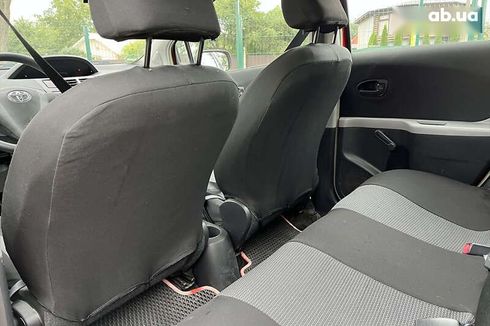 Toyota Yaris 2010 - фото 16
