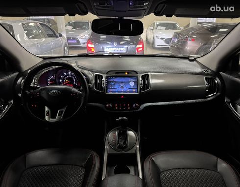 Kia Sportage 2012 белый - фото 11