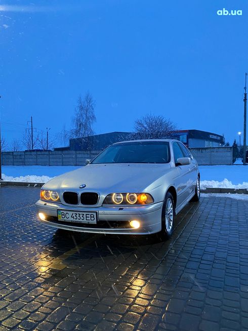 BMW 5 серия 2001 серебристый - фото 1