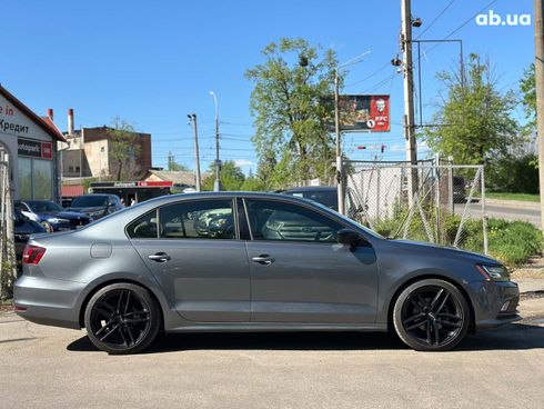 Volkswagen Jetta 2016 серый - фото 7