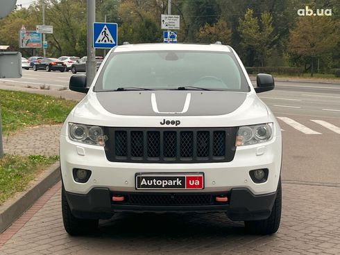 Jeep Grand Cherokee 2012 белый - фото 3
