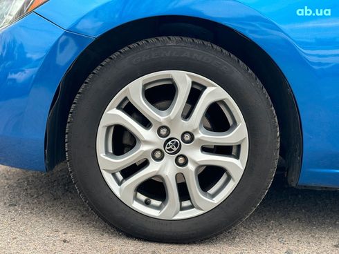 Toyota Yaris 2017 синий - фото 12