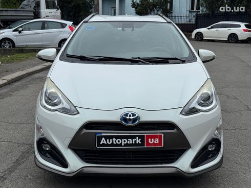 Toyota Aqua 2016 белый - фото 3