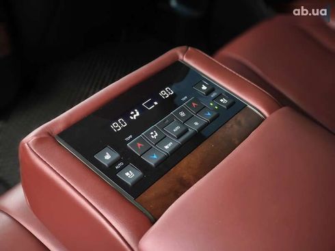 Lexus LX 2017 - фото 20