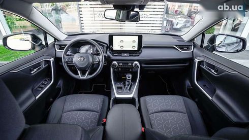 Toyota RAV4 2023 - фото 8
