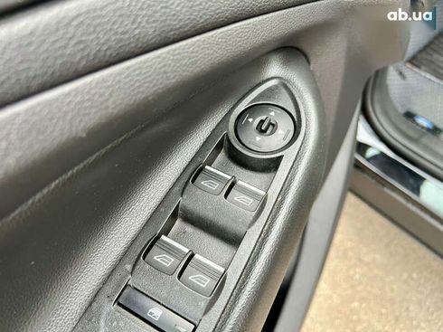 Ford Escape 2016 - фото 18