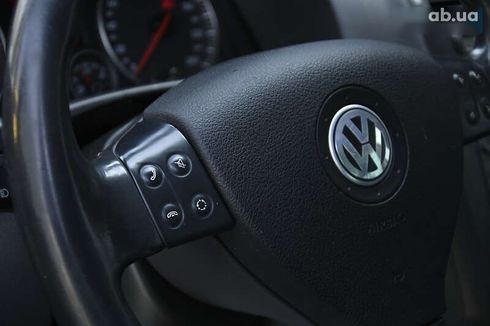 Volkswagen Touran 2004 - фото 18
