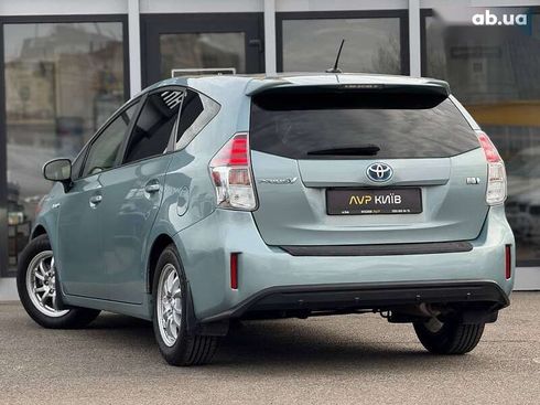 Toyota Prius V 2016 - фото 6