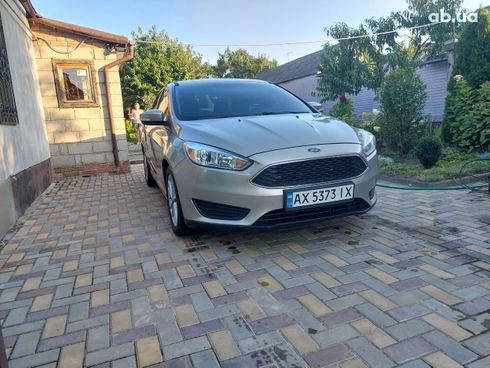 Ford Focus 2015 - фото 16