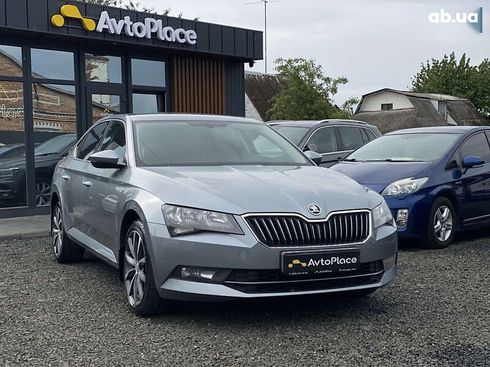 Skoda Superb 2017 - фото 2