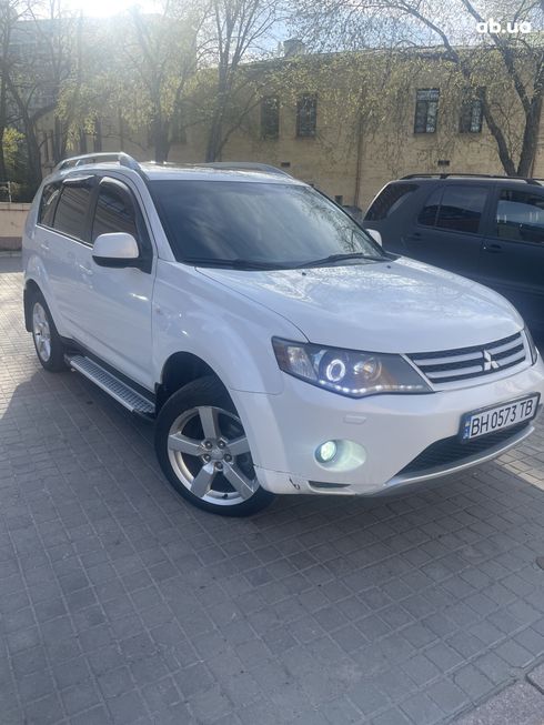 Mitsubishi Outlander XL 2008 белый - фото 20