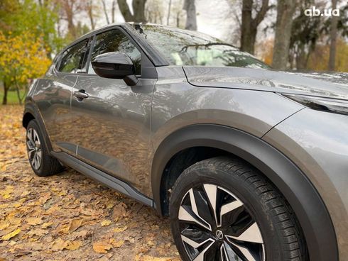 Nissan Juke 2021 серый - фото 9