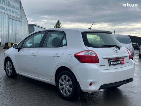 Toyota Auris 2010 белый - фото 7