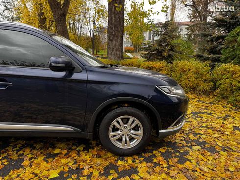 Mitsubishi Outlander 2016 синий - фото 13