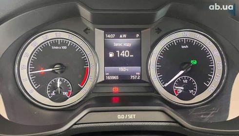 Skoda Octavia 2019 - фото 10