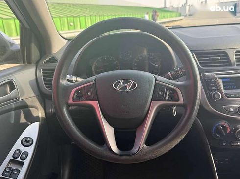 Hyundai Solaris 2016 - фото 15