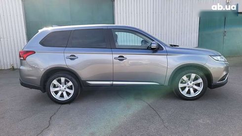 Mitsubishi Outlander 2021 - фото 14