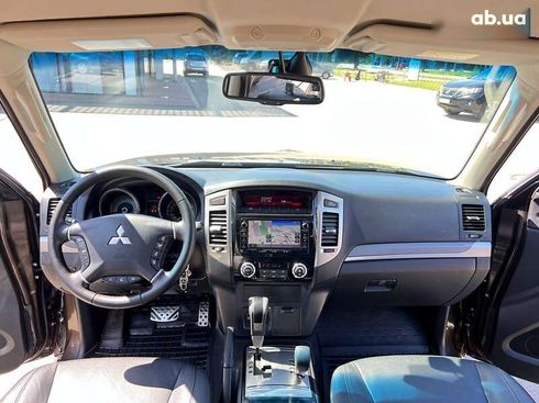 Mitsubishi Pajero Wagon 2018 - фото 16
