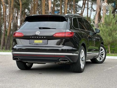 Volkswagen Touareg 2018 - фото 17