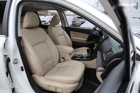 Subaru Outback 2018 - фото 15