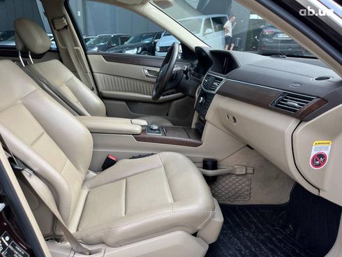 Mercedes-Benz E-Класс 2010 коричневый - фото 21