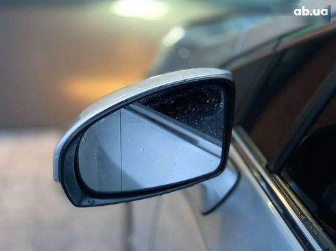 Toyota Avensis 2011 - фото 18