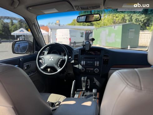 Mitsubishi Pajero Wagon 2008 бежевый - фото 37