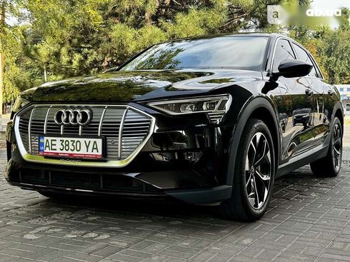 Audi E-Tron 2021 - фото 2