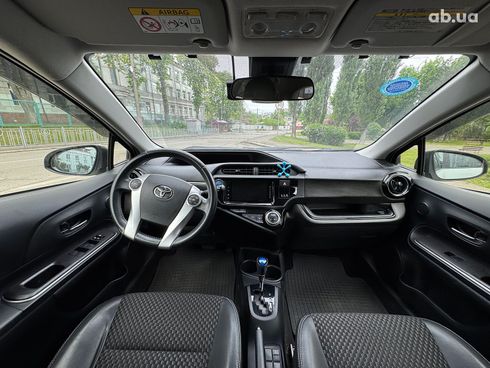 Toyota Aqua 2016 белый - фото 12