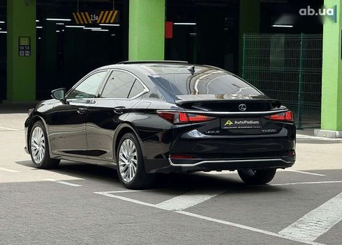 Lexus ES 2019 - фото 16