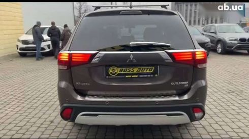 Volkswagen Touran 2011 - фото 5