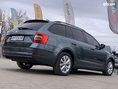 Skoda Octavia 2019 - фото 14