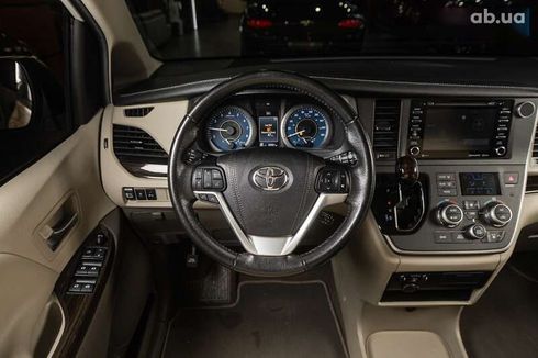 Toyota Sienna 2020 - фото 12