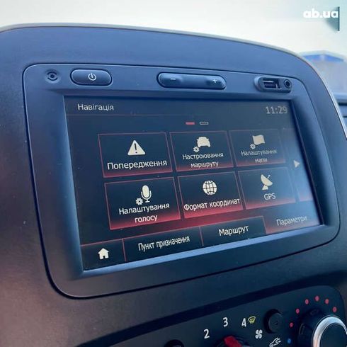 Renault Trafic 2021 - фото 28
