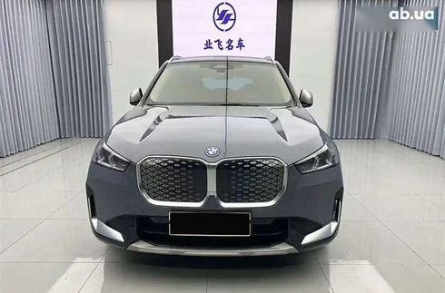 BMW iX1 2023 - фото 3