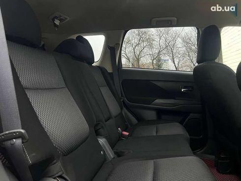 Mitsubishi Outlander 2016 - фото 19