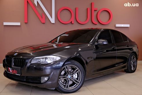 BMW 5 серия 2013 серый - фото 2