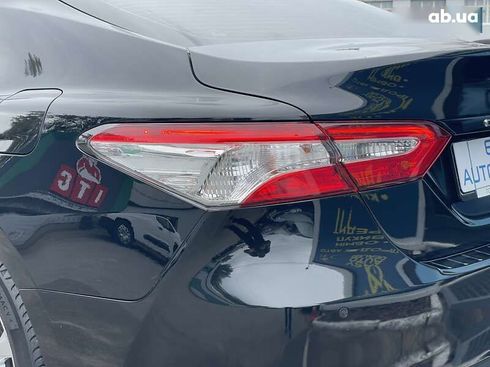 Toyota Camry 2019 - фото 10