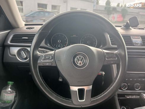 Volkswagen passat b7 2013 красный - фото 13