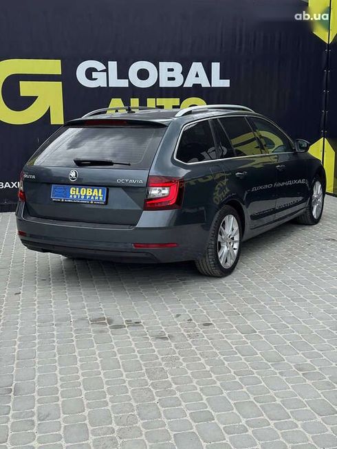 Skoda Octavia 2017 - фото 20
