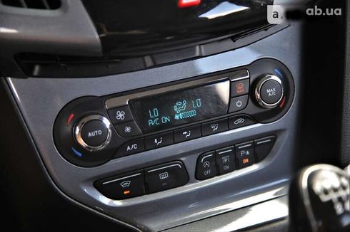 Ford Focus 2013 - фото 16