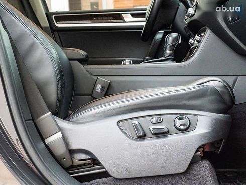Volkswagen Touareg 2012 - фото 19