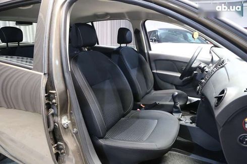 Renault Sandero 2019 - фото 12