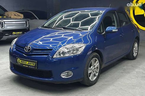 Toyota Auris 2011 - фото 3