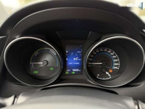 Toyota Auris 2018 - фото 20