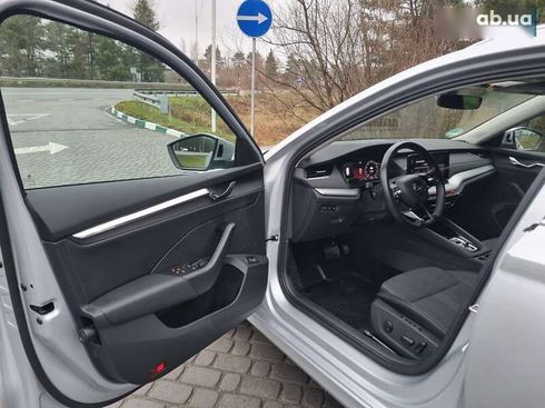 Skoda Octavia 2021 - фото 29